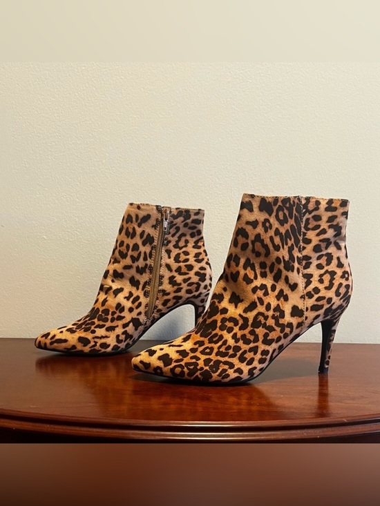 Express Shoes - Express Leopard Print Ankle Booties in Tan and Black